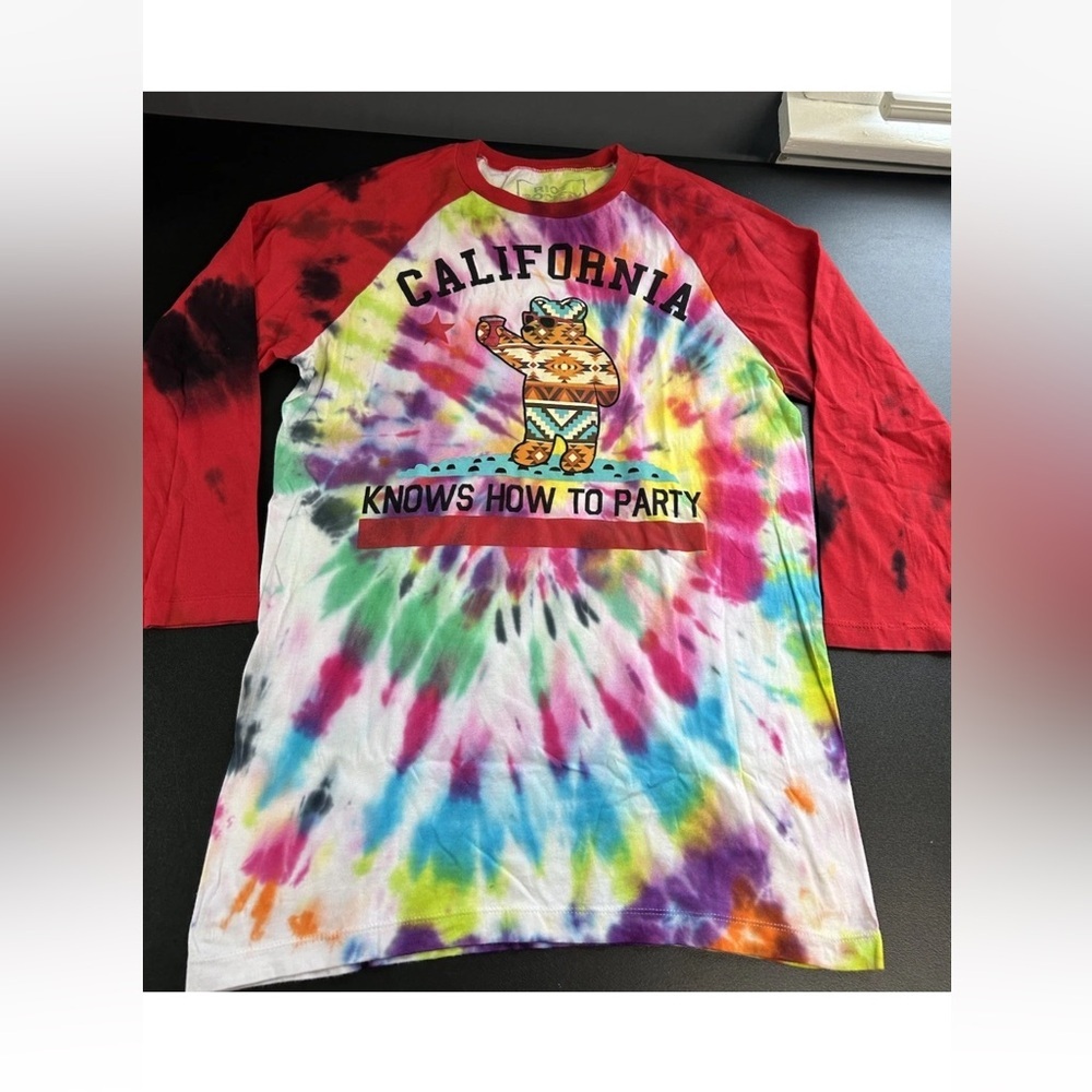 Riot Society Raglan T Shirt California Party Bear Adult‎ Medium Boho Grunge Rave